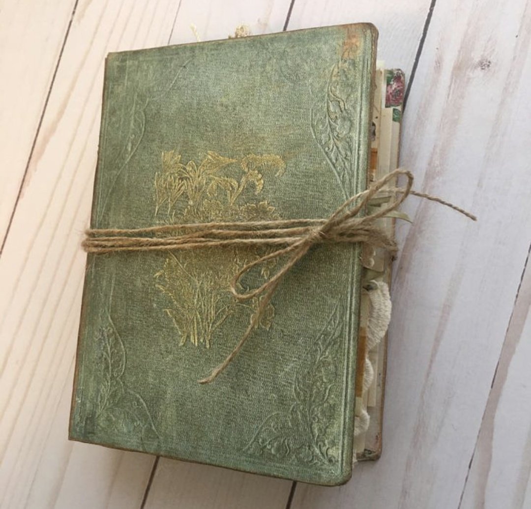 buttercusps's tweet photo. Eskel —

she's carefully copied the recipes she deciphered from Vesemir's old notebook. everything is in her crisp handwriting — she obviously took weeks and weeks to make sure she was never getting sloppy.

there's also a small leather harness for Bleater, which is in her stall. https://t.co/QrX1Qa3CgS