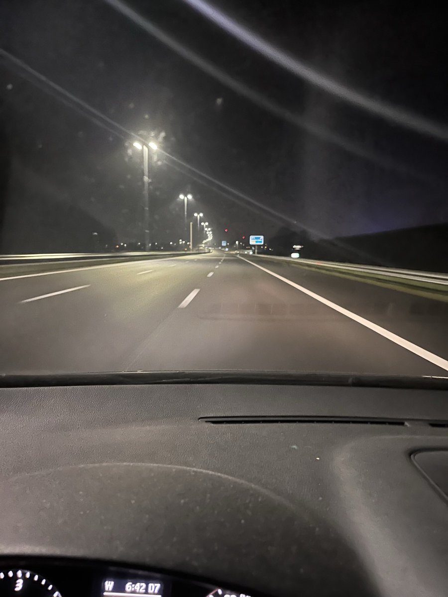elskeuh's tweet photo. @jeroenkidv Vorig jaar gingen wij ook naar het top 2000 café, dit was de snelweg bij Deventer, magisch haha! 😜 https://t.co/scU8EbXm1x