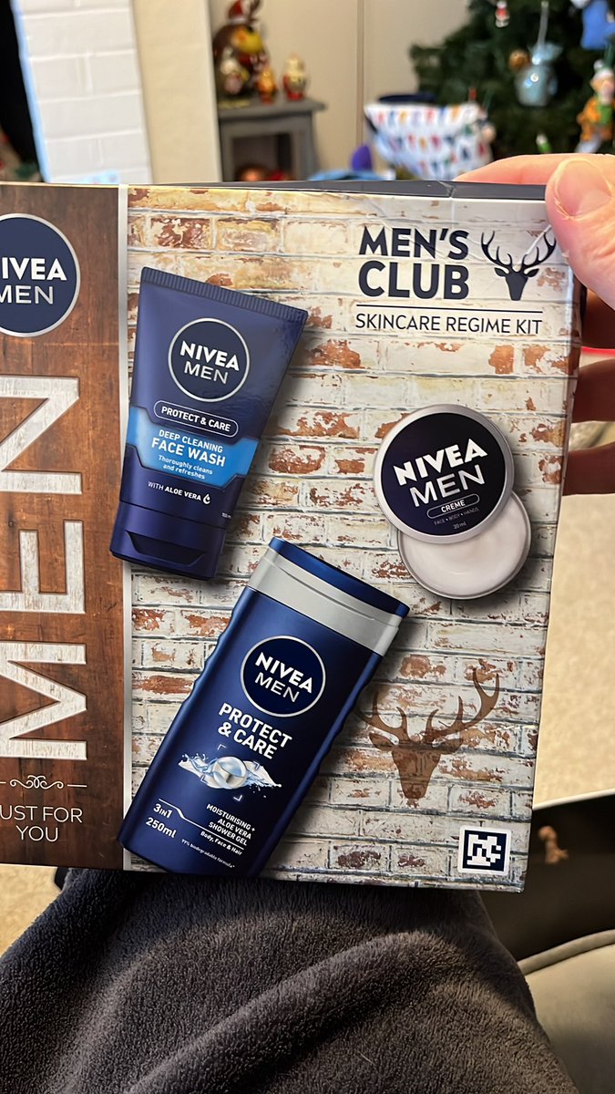 Charlie Cook tweet media