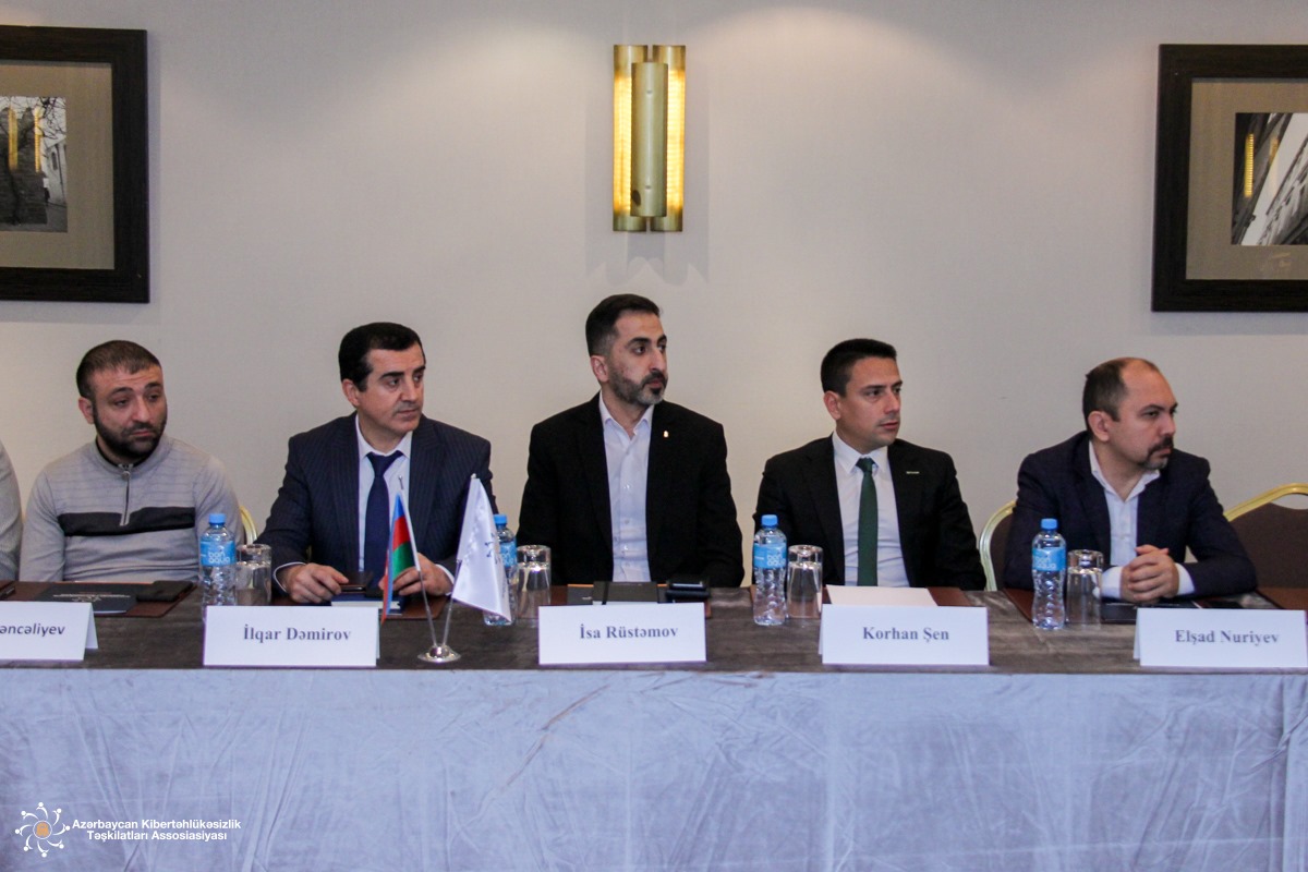 BanksAzerbaijan's tweet image. “Maliyyə bazarları sektorunda kibertəhlükəsizlik” mövzusu üzrə dəyirmi masa formatında müzakirə keçirilib👥

🔗Daha ətraflı➡️ shorturl.at/os138

~~~~~~~~~~~~~~~~~~~~~~~~
#ABA #AKTA