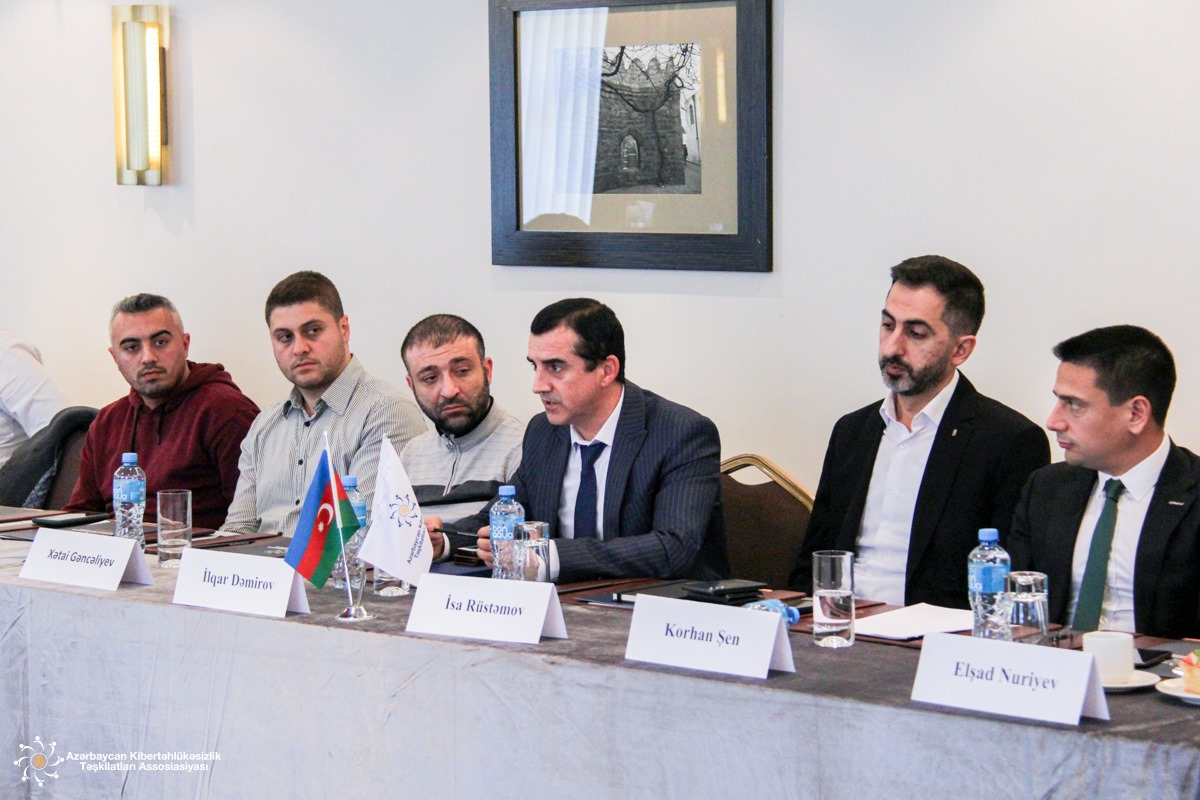 BanksAzerbaijan's tweet image. “Maliyyə bazarları sektorunda kibertəhlükəsizlik” mövzusu üzrə dəyirmi masa formatında müzakirə keçirilib👥

🔗Daha ətraflı➡️ shorturl.at/os138

~~~~~~~~~~~~~~~~~~~~~~~~
#ABA #AKTA