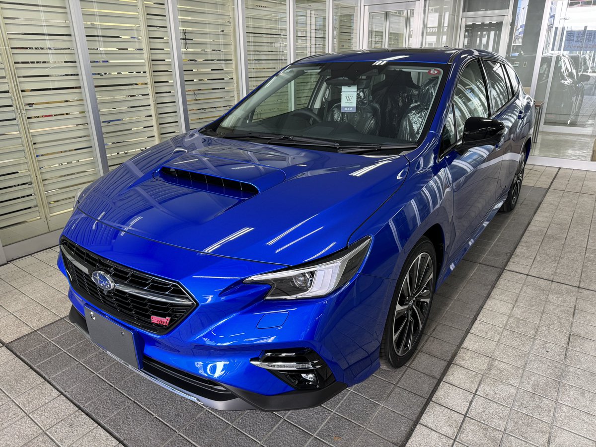 Aoi_LEVORG's tweet image. 本日12月25日の大安に、SUBARUレヴォーグSTI Sport EX Black Interior Selectionが遂に納車されました！！
限定車をモデルにドアミラーをブラック化し、リヤには純正tSエンブレムを装着しました！
これから自分だけのオリジナルレヴォーグに育てながら、スバルライフを愉しんでいきたいと思います！✨