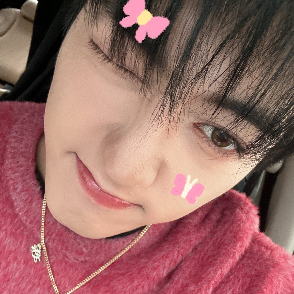 harutongitis's tweet photo. haru with pink🫠💭 https://t.co/7sAPJjk59O
