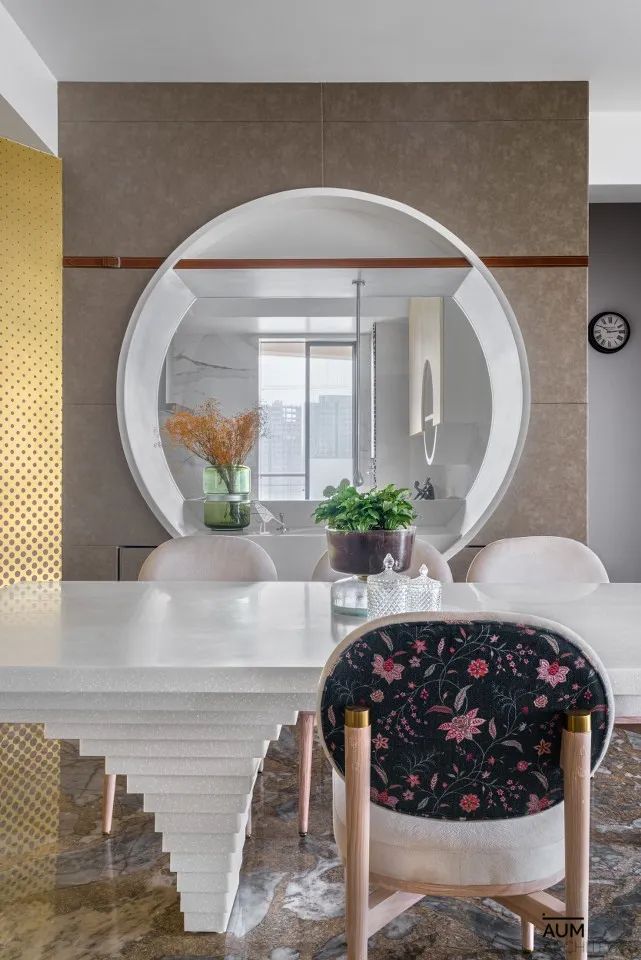 Thearchsdiary's tweet photo. See Full Project >>> https://t.co/fbWmVxjkTS 

The Luxurious And Exquisite Apartment Design - Meander Hūs | AUM Architects 

#architectural #architecturaldesign  #interiordesign #interiors #interiordesigner #interiorstyling #interior #HomeDecor https://t.co/u7ZDyXDgWB