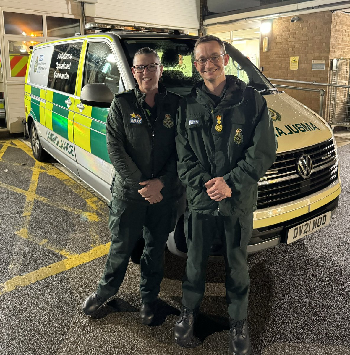 It’s been a busy night shift with @shaweesther - lots of fantastic care by #TeamEEAST and great collaboration with colleagues @EssexPoliceUK Big thanks to everyone @eastenglandamb keeping our communities safe this Christmas, and wishing everyone a safe and happy Christmas 🎄