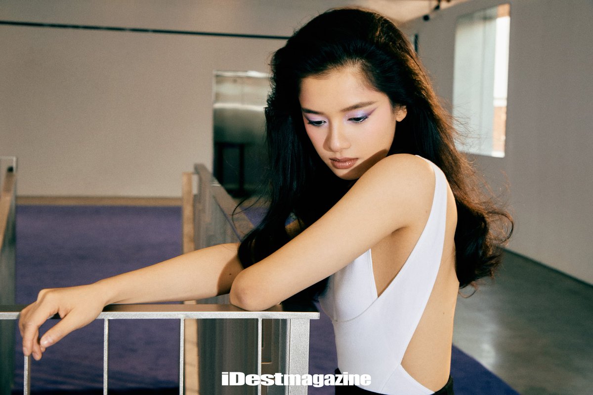 PrincessJINGYI's tweet photo. βI feel like I can socialize again, and I feel like I can be a lively person.β #ZhangJingyi
#iDestMagazine Interview https://t.co/B322ZpZAD6