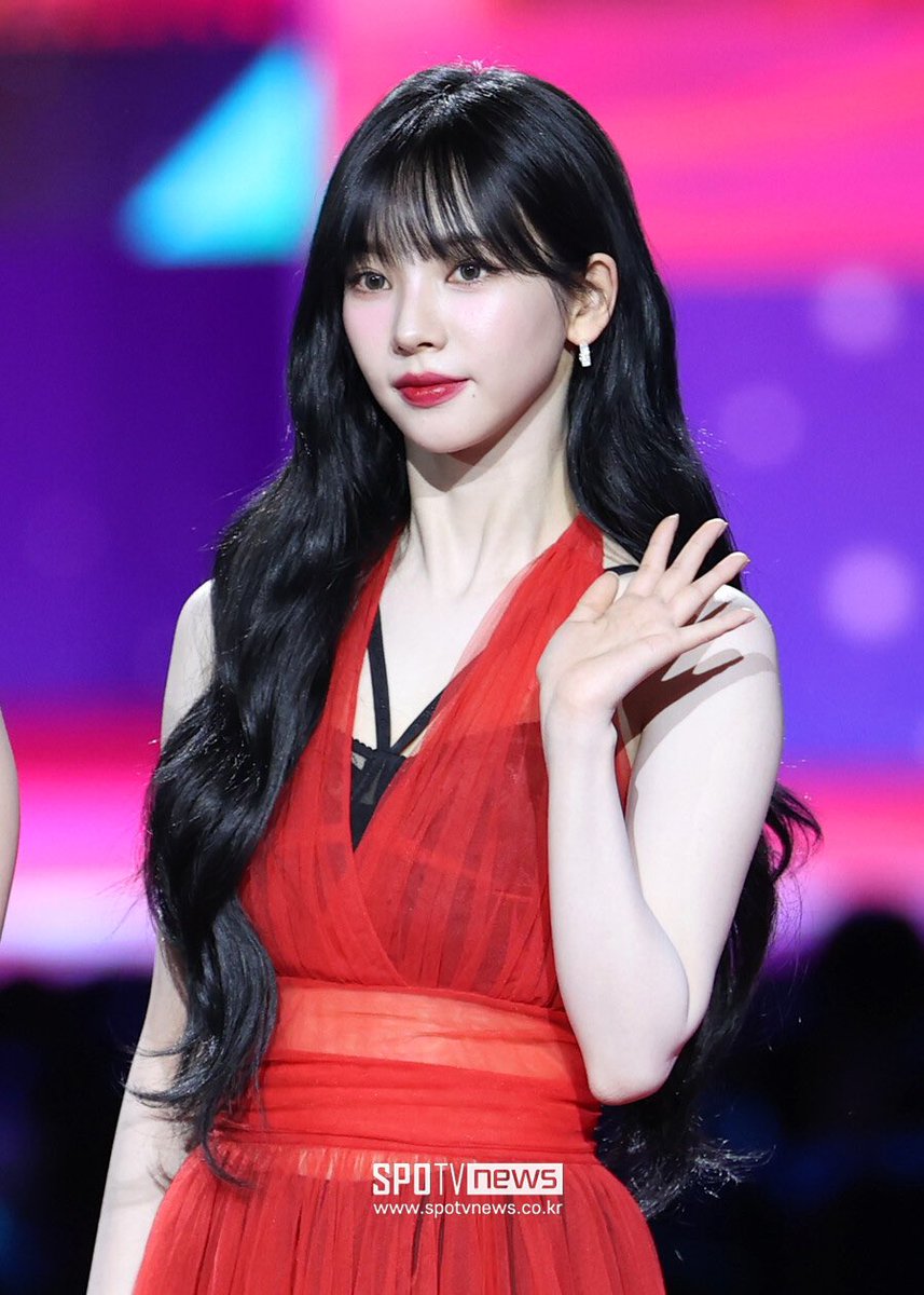 kchartsmaster's tweet photo. aespa’s Karina at the 2023 SBS Gayo Daejeon red carpet. https://t.co/BdL4Kixece