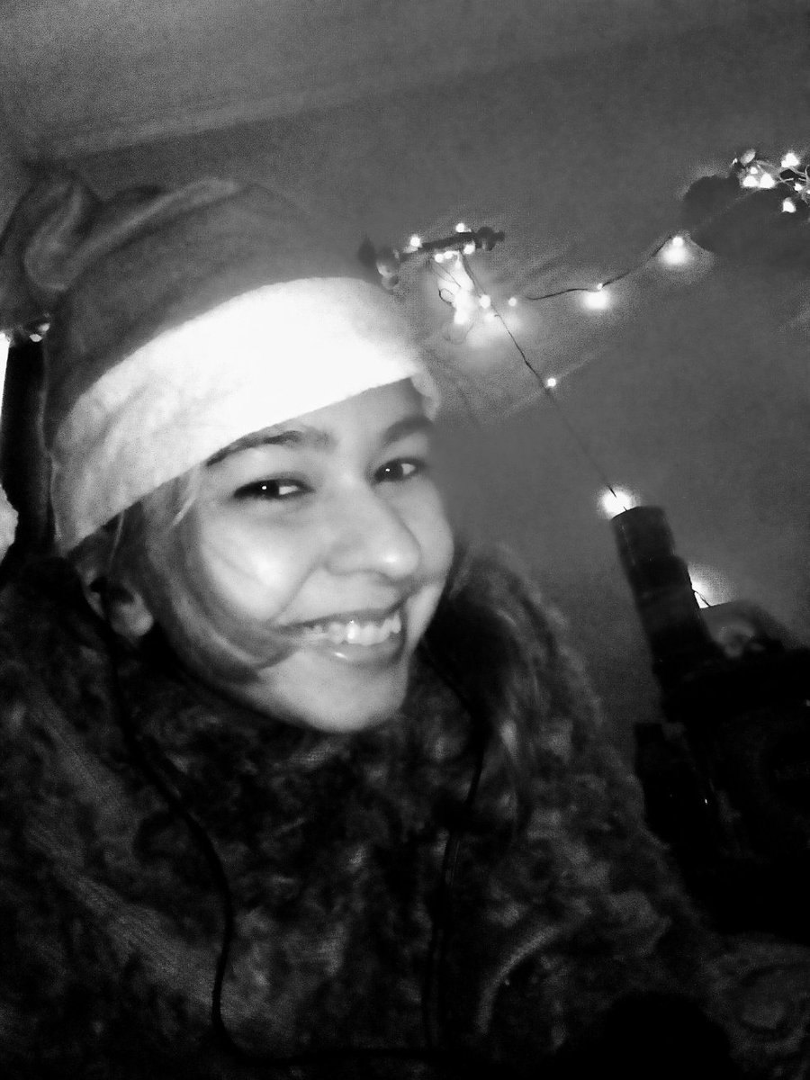 ParulDeb8's tweet photo. A very Merry Christmas to All! 🎄🥰❤️ #MerryXmas 
#JoyToTheWorld 🎁 https://t.co/pjIYvoLy6y