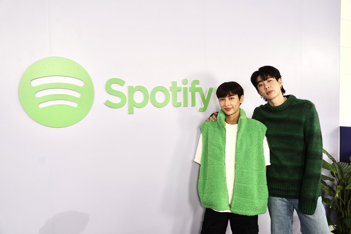 startalkent's tweet photo. ฟินหูฟินใจ! ผู้ใช้งานพรีเมียมของ Spotify จากทั่วโลก ร่วมฟินไปกับ Fan Meet สุดพิเศษกับ ‘ออฟ-กัน’ 
 
อ่านต่อ: https://t.co/GYE76awnaT

 #OffGunSpotifans #OffGun #ออฟกัน https://t.co/6LlYh7gSrW