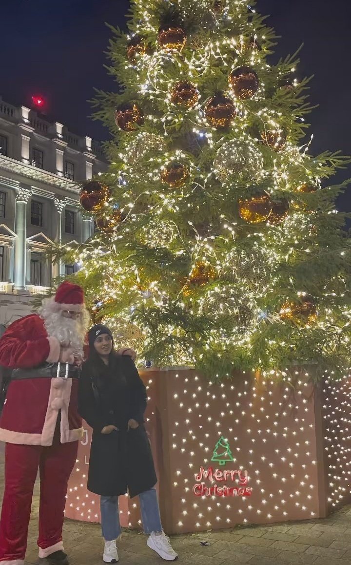 QueenFromexile's tweet photo. #MerryChristmas 🎄❤️

@priyankaamohan https://t.co/0Sqywhua9o