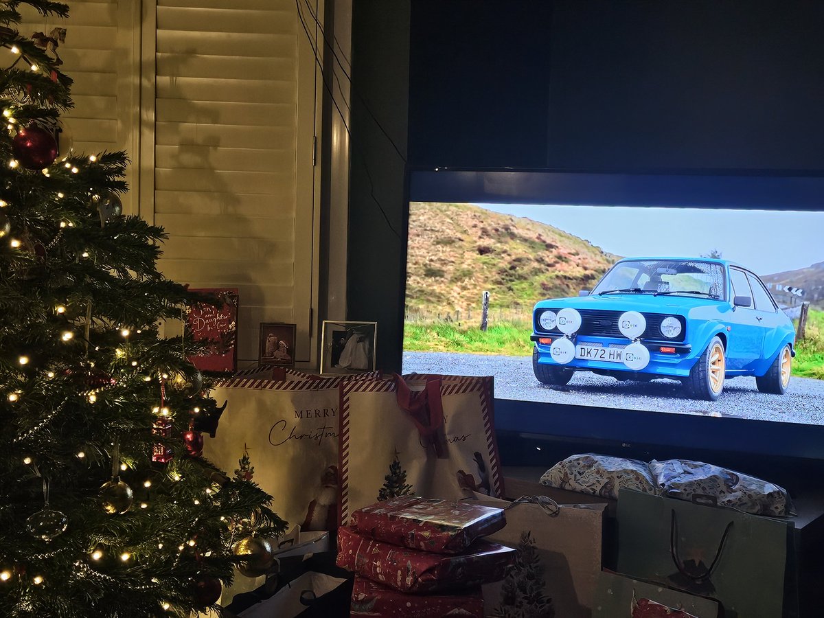 It's Christmas morning, Santa's has been and for now it's a bit of me time and quiet before the storm. Cheers <a href="/LateBrakeShow/">The Late Brake Show</a>