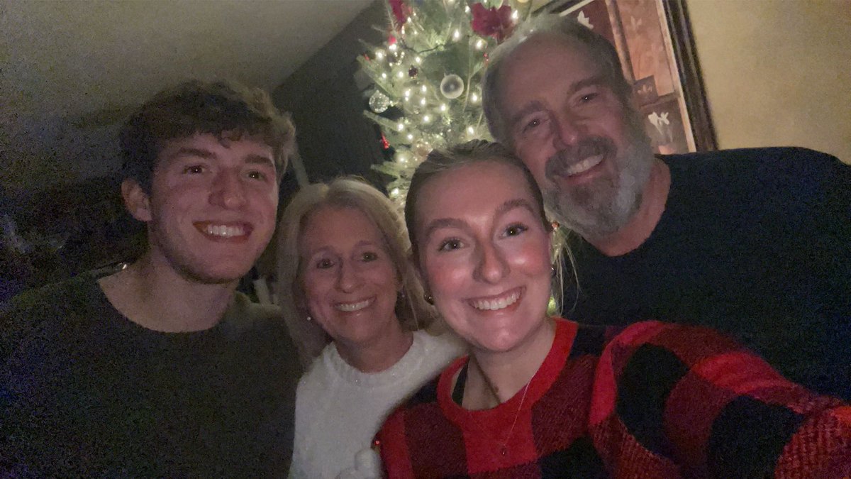 Lori Gilbert tweet media