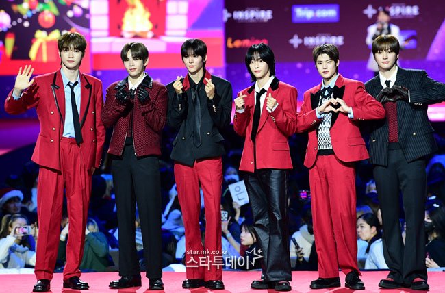 GCLLGHzakAAckMt?format=jpg&name=small