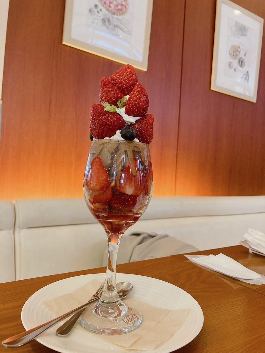 #フルーツピークス  #いちごパフェ