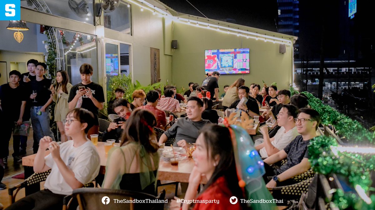 TheSandboxThai's tweet photo. ✨Yo Ho Ho!✨ #SandFamTH 🎄
วันนี้มัดรวมบรรยากาศ งานมีตติ้งส่งท้ายปี Cryptmas Party 2023 มาฝาก งานรวมตัวกว่า 10 คอมมูนิตี้ในไทย เฉลิมฉลอง และอัปเดตเรื่องราวเกี่ยวกับ #NFT, #Blockchain และ #Web3 พร้อมไฮไลท์เกมสนุกๆ จับฉลากแลกของขวัญ
#CryptmasParty #TheSandbox #TheSandboxTH #SANDFam #SANDFamTH