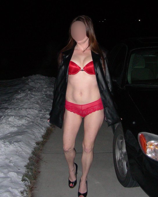 (2006) 📸 Merry Christmas 🎄 and remember this is the season to share and give. Just ask my husband. https://t<a href="/tag/thirstythursday"class="tags"><span>#thirstythursday</span></a>