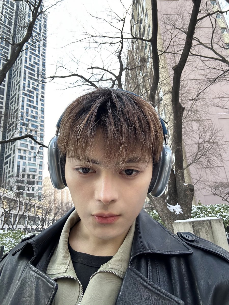 official_newID's tweet photo. [#THAD]
I now know what it feels like to be a Christmas ham in the freezer after Noche Buena 🥶❄️ MerRrRrrry Christmas guys~ !! 

You're always with me,

Thaddy 🧸

#New_ID #뉴이드 #THAD #타드 https://t.co/0f1yT5oOXC