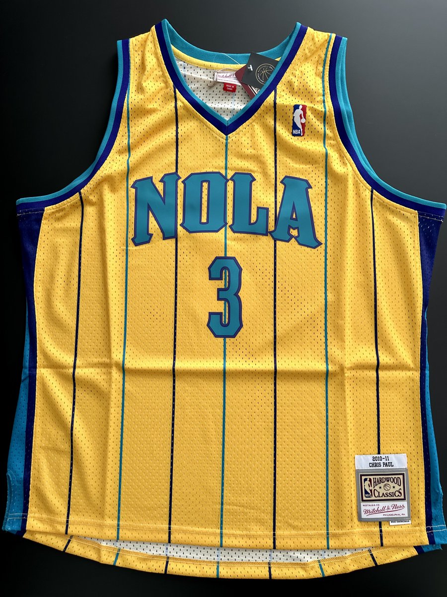 DelbonoRoberto's tweet photo. Auto regalo di Natale.. #131 e #132 #Nbacollection #NBA @mitchell_ness @ZenoPisani https://t.co/XQ0zFNV8ol