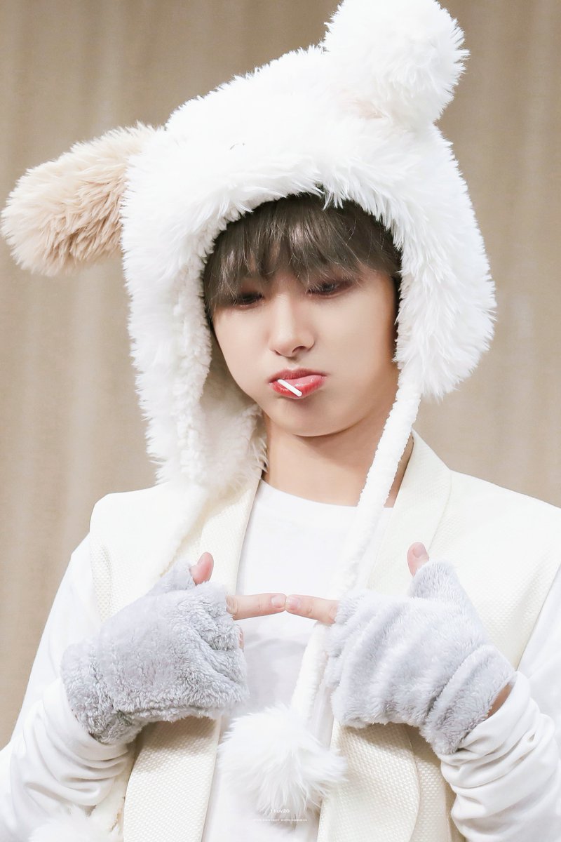 11uv20's tweet photo. 231203 한비니똑땅해ㅜㅜ

#FANTASYBOYS #판타지보이즈 
#이한빈 #LEEHANBIN https://t.co/s9CDt9YppY