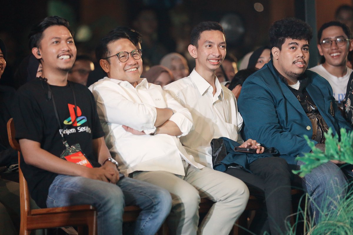 cakimiNOW's tweet photo. Luar biasa semangat para mahasiswa dan anak muda kota semarang tadi malam untuk mengikuti Slepet Imin. Ini merupakan masukan penting buat saya dan mas Anies untuk terus berjuang mewujudkan keadilan dan kemakmuran yang merata.

#AMINajaDulu https://t.co/wjW0XiiRUh