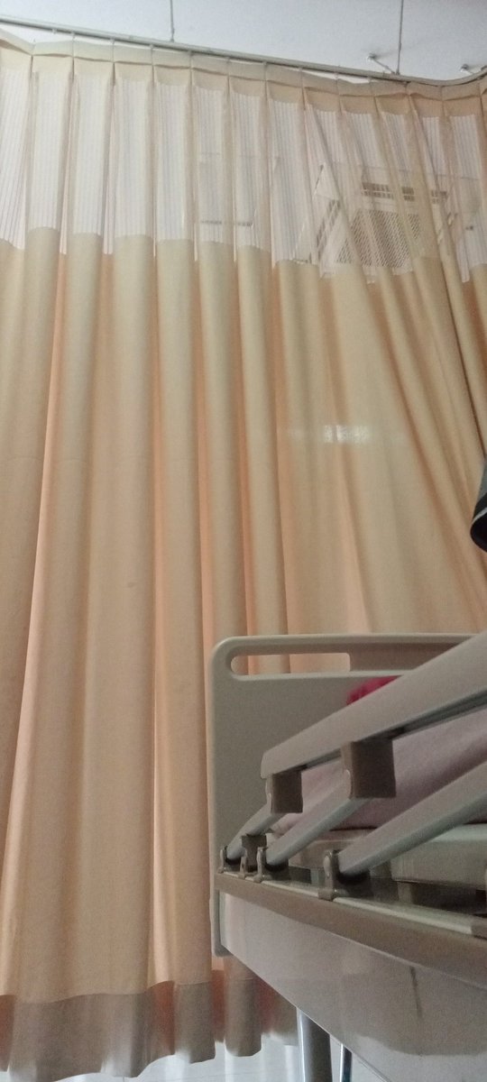 dinaaudin's tweet photo. staycation di hotel bareng emak ❌
staycation di RS jagain emak ✅ https://t.co/c5qHPZQ2oJ