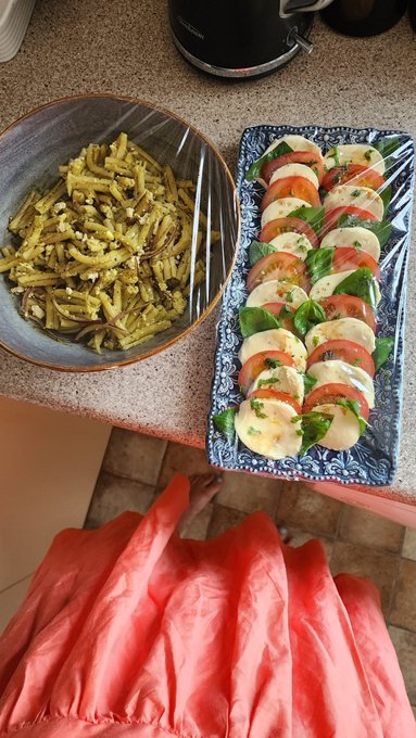 Ya friendly lonesome vegetarian at the Xmas lunch table https://t.co/IboGmKg4mj