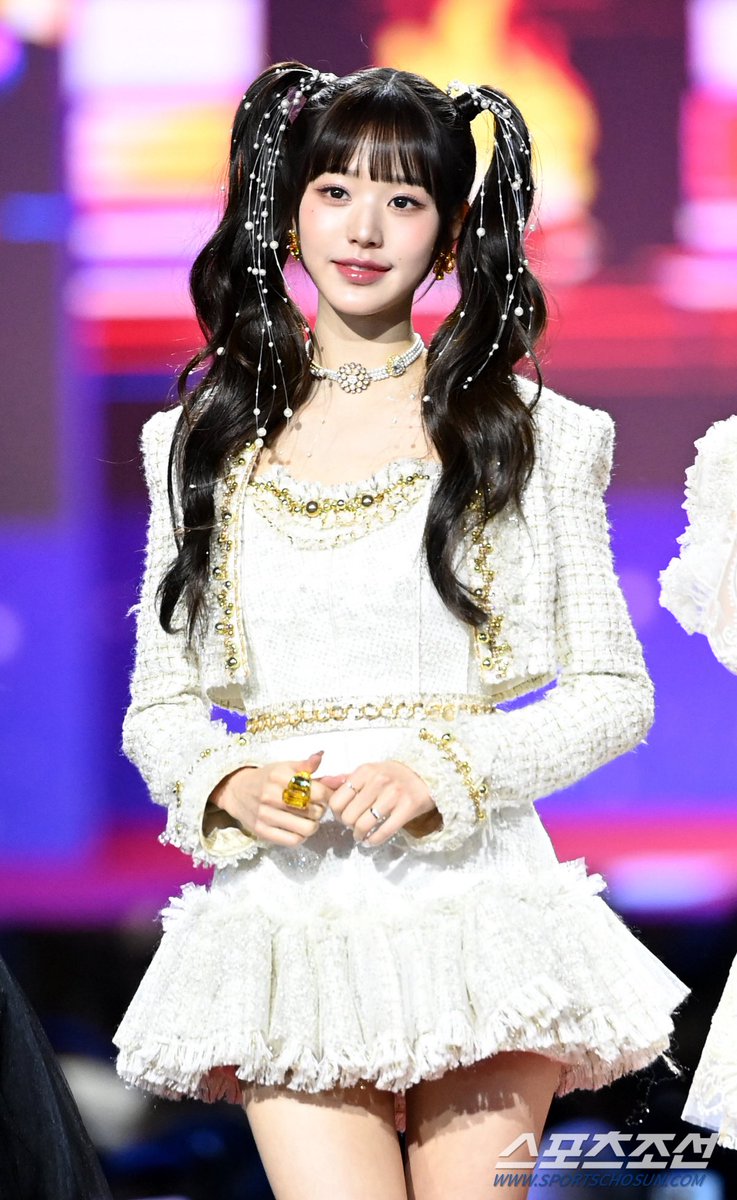 kchartsmaster's tweet photo. IVE’s Jang Wonyoung at the 2023 SBS Gayo Daejeon red carpet. https://t.co/Zl8n2PSiRJ