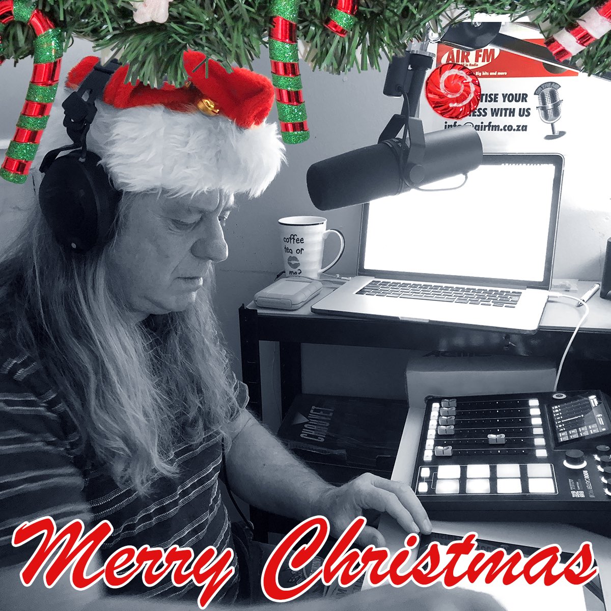 DJBrent5's tweet photo. Wishing you a Merry Christmas. https://t.co/HyL10ilo5X