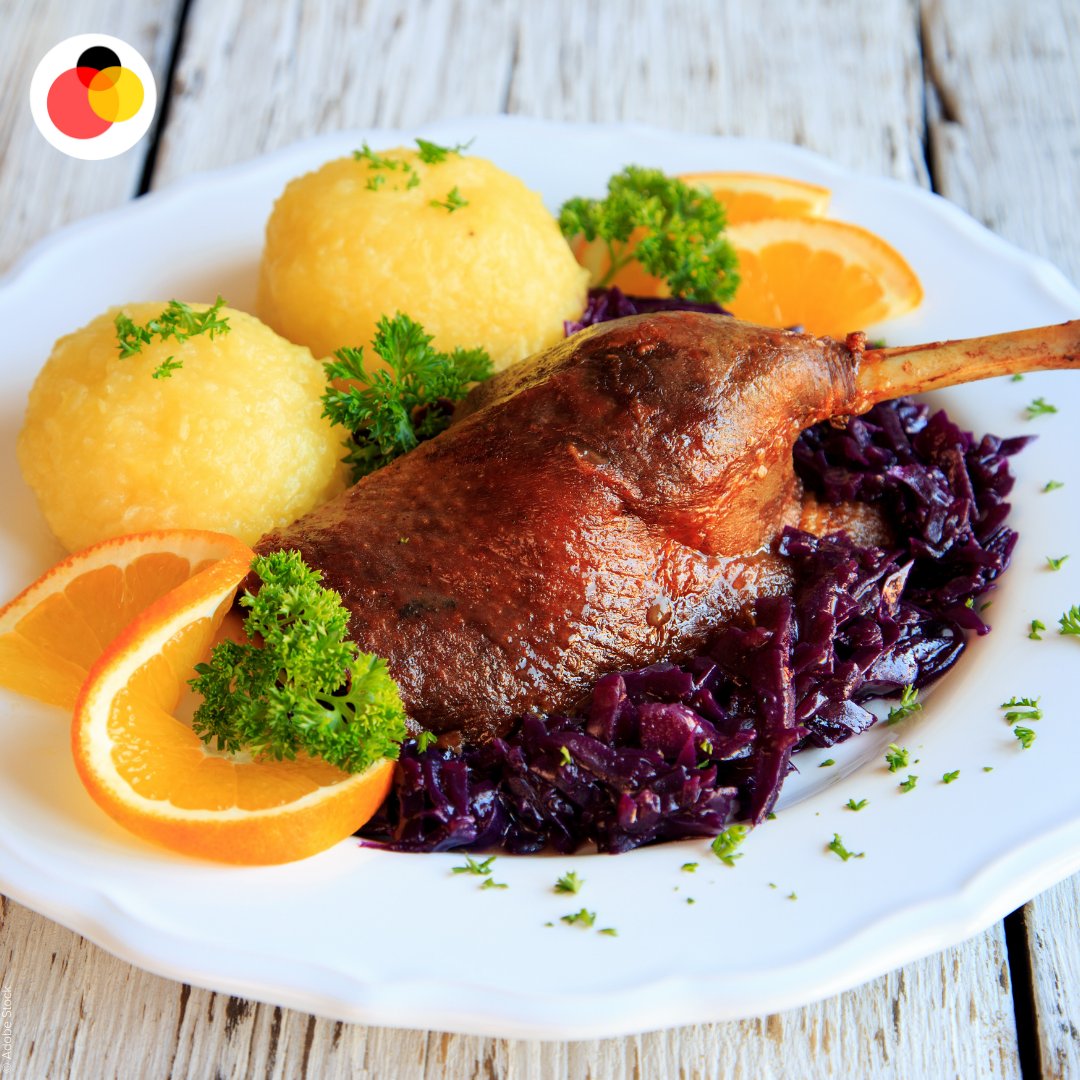 ger_trends's tweet photo. ๐ฉ๐ช Invited to a #ChristmasDinner in #Germany? Then it is highly likely, you will have one of these 6 traditional #ChristmasDishes.
๐ฅ Goose legs and #GermanDumplings, #PotatoSalad, #Fondue or #Raclette - which one of the tasty dishes is your favorite?
#ChristmasInGermany https://t.co/VBBenD5vP8
