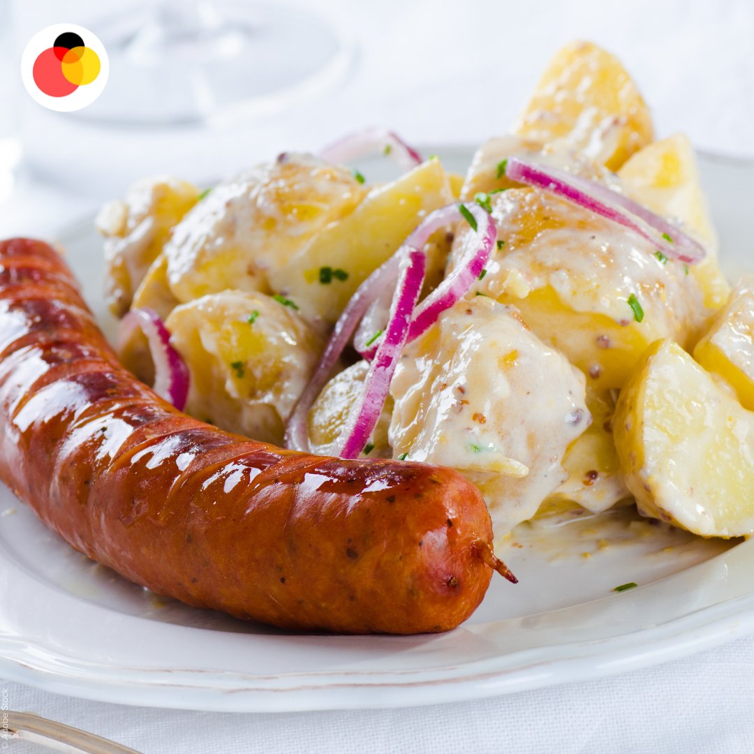 ger_trends's tweet photo. ๐ฉ๐ช Invited to a #ChristmasDinner in #Germany? Then it is highly likely, you will have one of these 6 traditional #ChristmasDishes.
๐ฅ Goose legs and #GermanDumplings, #PotatoSalad, #Fondue or #Raclette - which one of the tasty dishes is your favorite?
#ChristmasInGermany https://t.co/VBBenD5vP8