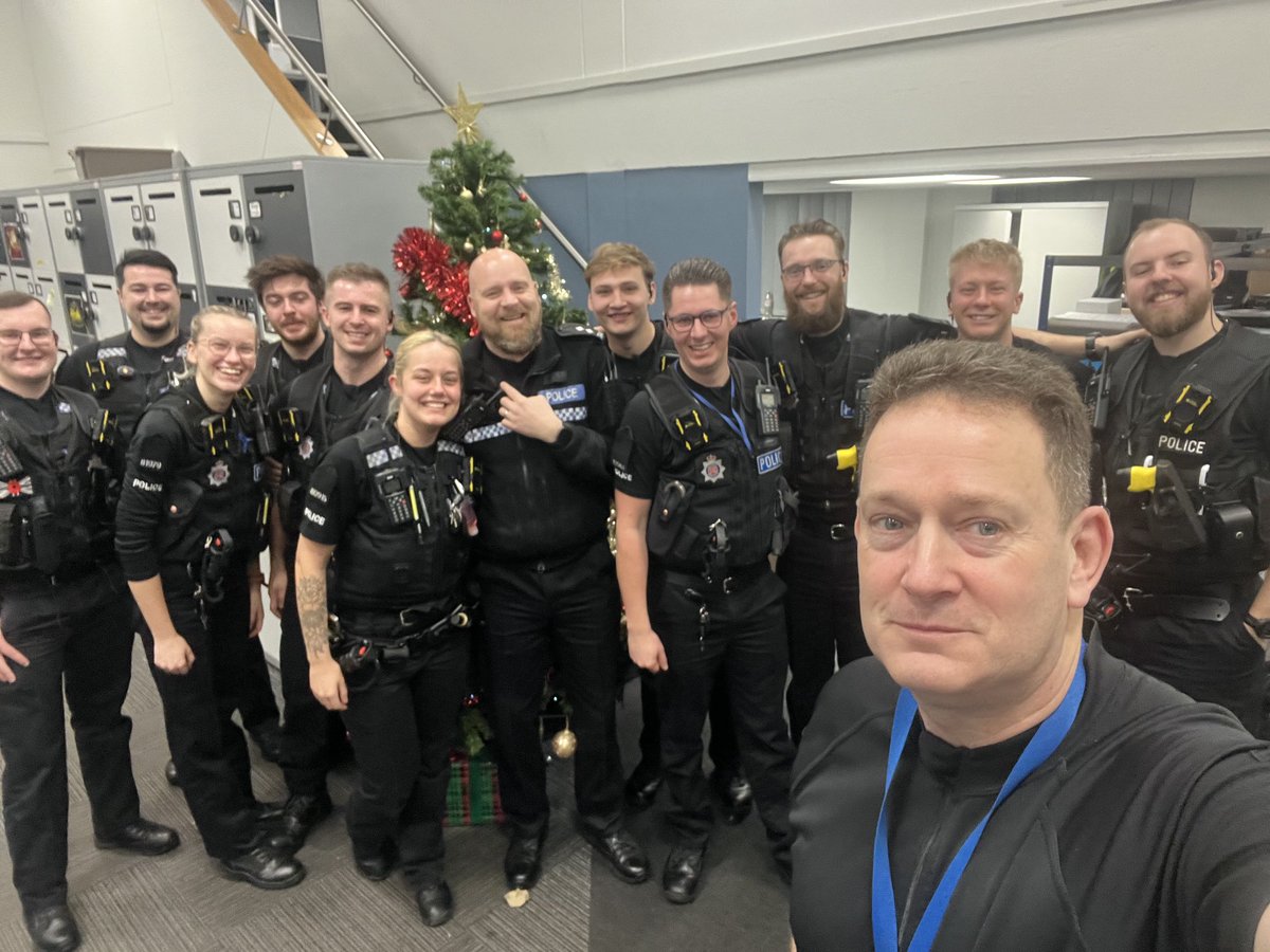 A Happy Christmas from me & ‘A’ shift ⁦@EPSouthend⁩ this morning. Thank you to them & all the officers, staff & volunteers across ⁦@EssexPoliceUK⁩ #ProtectingAndServingEssex today & through the festive period.