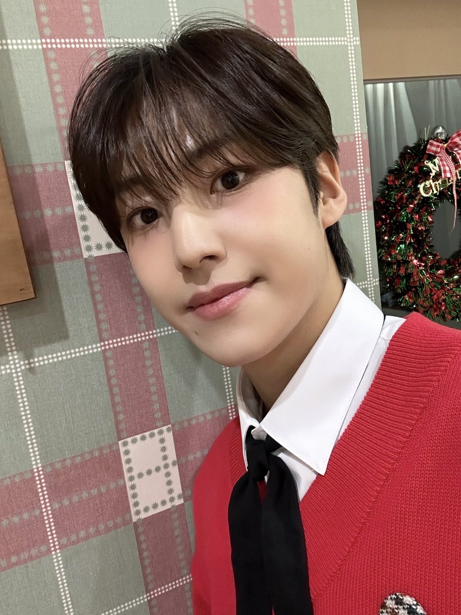 메리 크리스마스👋 좋은 하루 되세요🌸

#은상 #EUNSANG