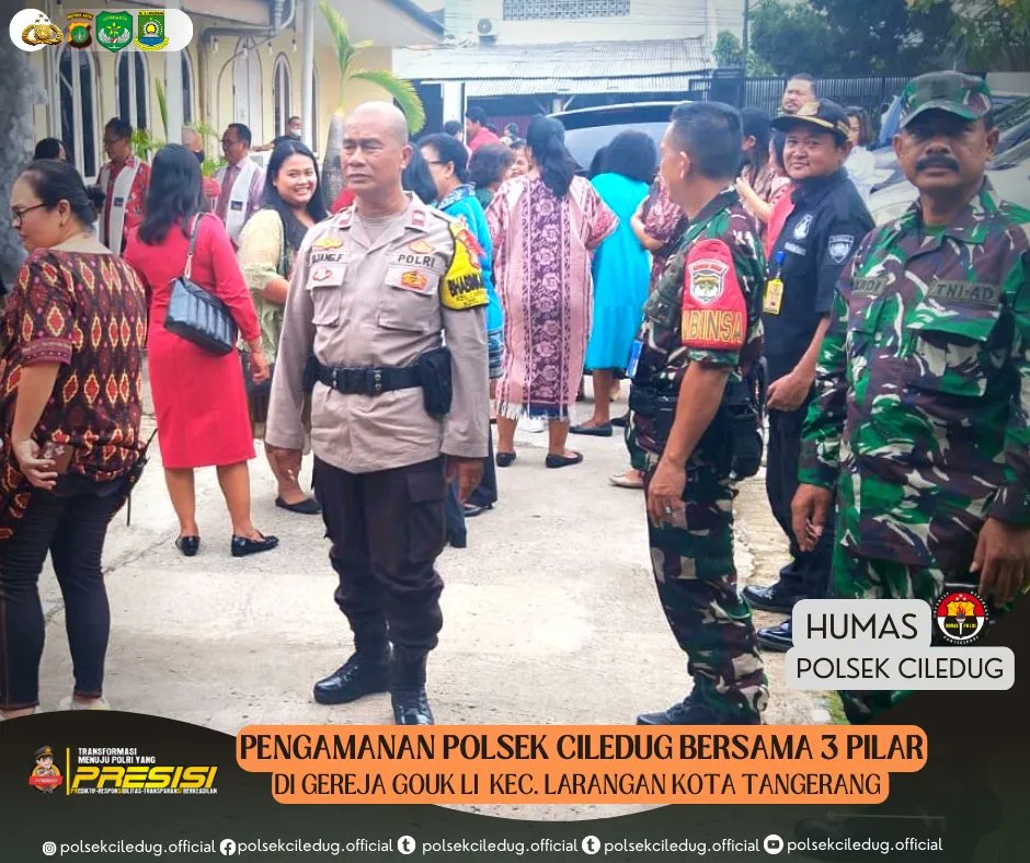 Polsekciledug1's tweet photo. Senin, 25 Desember 2023. Pengamanan Kegiatan Perayaan Natal 2023 di Gereja POUK LI Larangan Indah dari Personil Polsek Ciledug Bhabinkamtibmas Aiptu Ujang F dan Babinsa Serda Andri bersama 3 Pilar yang ada di wilayah 
Kel. Larangan Indah Kec. Larangan Kota Tangerang. https://t.co/idRHoDSnV8