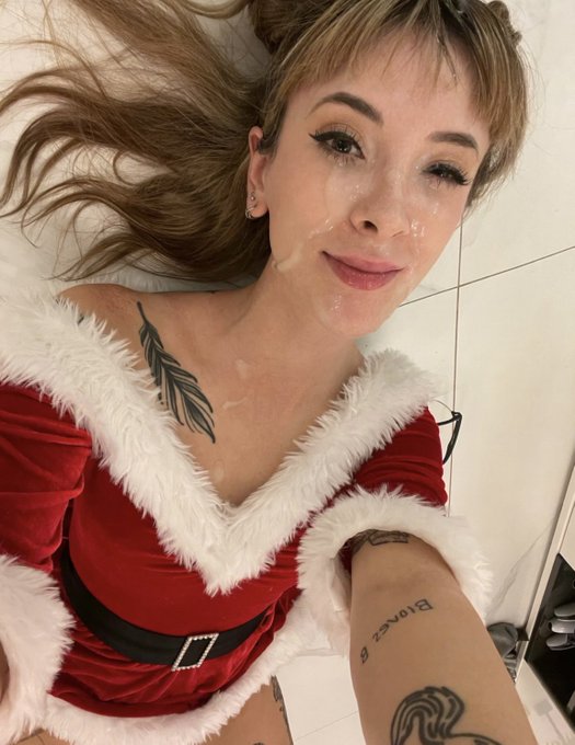 were you naughty or nice this year? I was very naughty 😏✨ https://t.co/ifsrwMxBUV