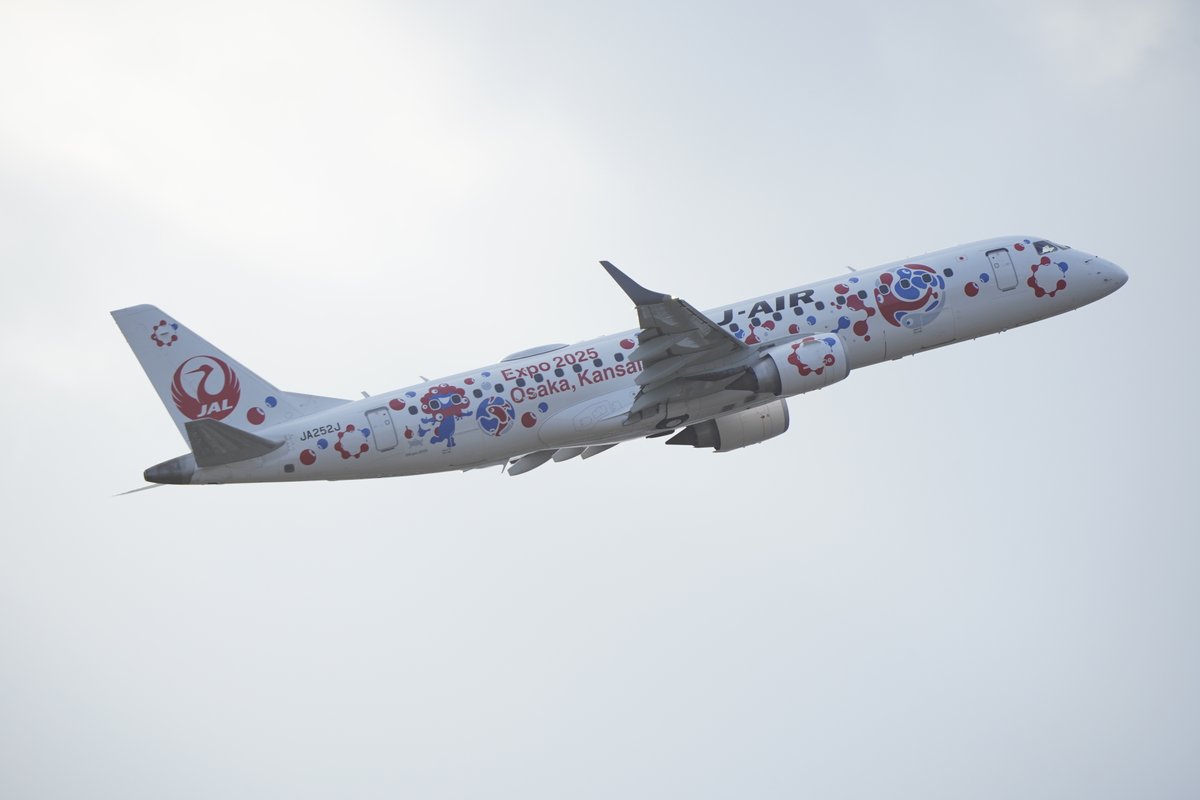 大阪・関西万博のスペシャルな塗装が施された、JALの「JAL