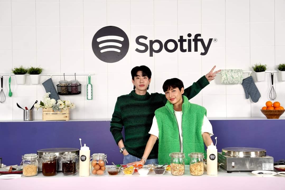 ANiceEnt's tweet photo. ฟินหูฟินใจ! ผู้ใช้งานพรีเมียมของ Spotify จากทั่วโลก ร่วมฟินไปกับ Fan Meet สุดพิเศษกับ ‘ออฟ-กัน’

🔗https://t.co/nzypFH8FVu

#OffJumpol #GunAtthaphan 
#ออฟจุมพล #กันอรรถพันธ์ 
#OffGun #ออฟกัน
#OffGunSpotiFans https://t.co/M84pCqbSgb