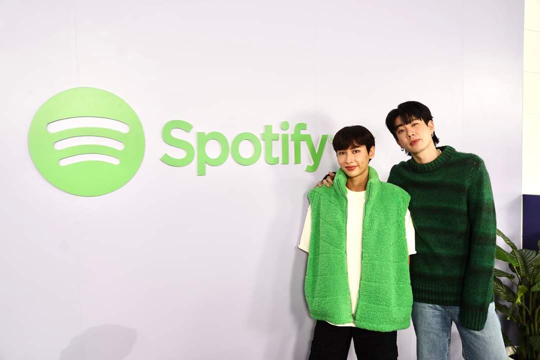 ANiceEnt's tweet photo. ฟินหูฟินใจ! ผู้ใช้งานพรีเมียมของ Spotify จากทั่วโลก ร่วมฟินไปกับ Fan Meet สุดพิเศษกับ ‘ออฟ-กัน’

🔗https://t.co/nzypFH8FVu

#OffJumpol #GunAtthaphan 
#ออฟจุมพล #กันอรรถพันธ์ 
#OffGun #ออฟกัน
#OffGunSpotiFans https://t.co/M84pCqbSgb