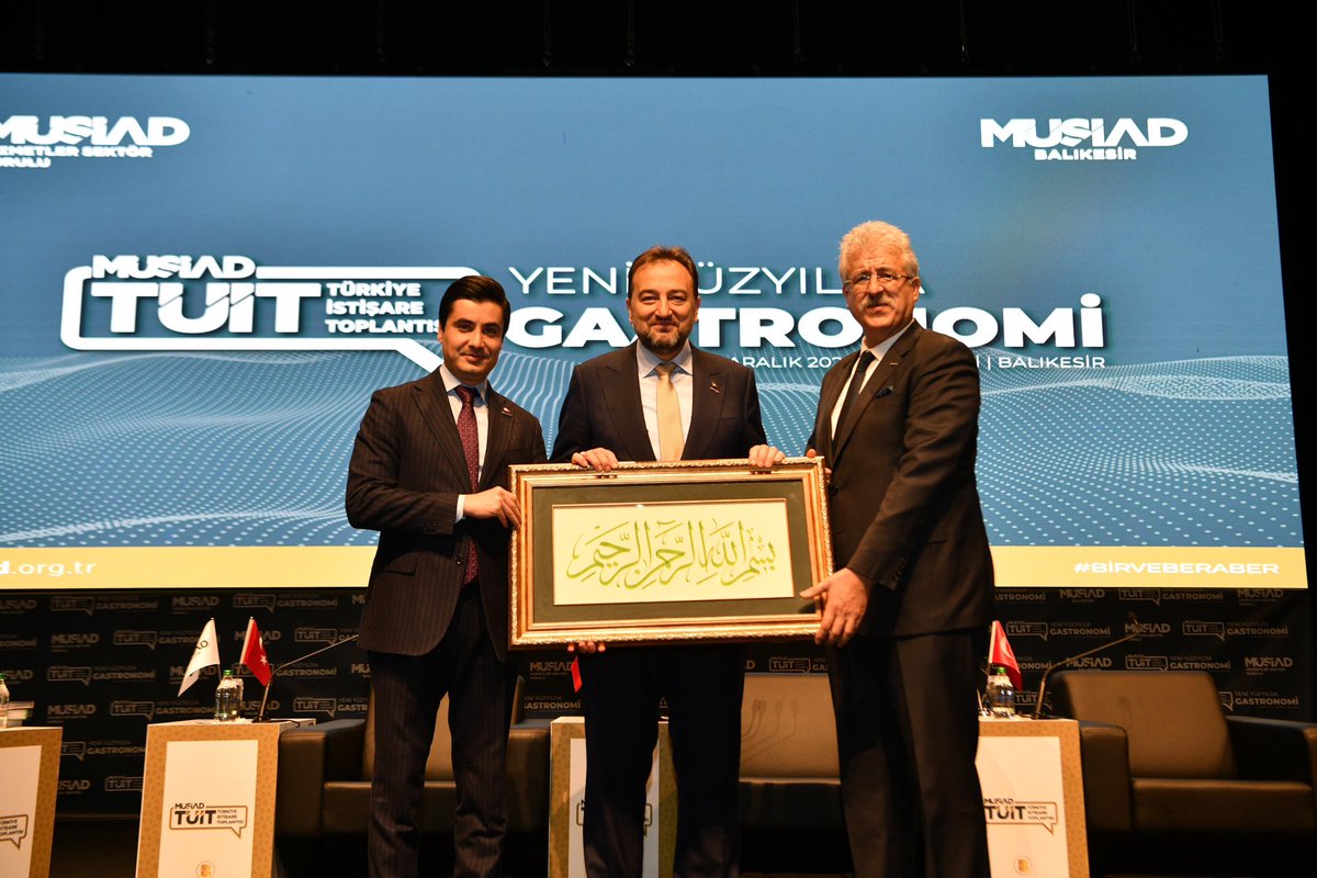 .<a href="/MUSIAD/">MÜSİAD</a> Hizmetler Sektör Kurulu Türkiye İstişare Toplantımızı Genel Başkanımız Sn.<a href="/MahmutAsmali/">Mahmut Asmalı</a> ,
Balıkesir Valimiz Sayın İsmail Ustaoğlu (<a href="/valiustaoglu/">İsmail Ustaoğlu</a>), Balıkesir Büyükşehir Belediye Başkanı Sayın Yücel Yılmaz (<a href="/yucelyilmazyy/">Yücel Yılmaz</a>) ve üyelerimizin katılımıyla gerçekleştirdik.