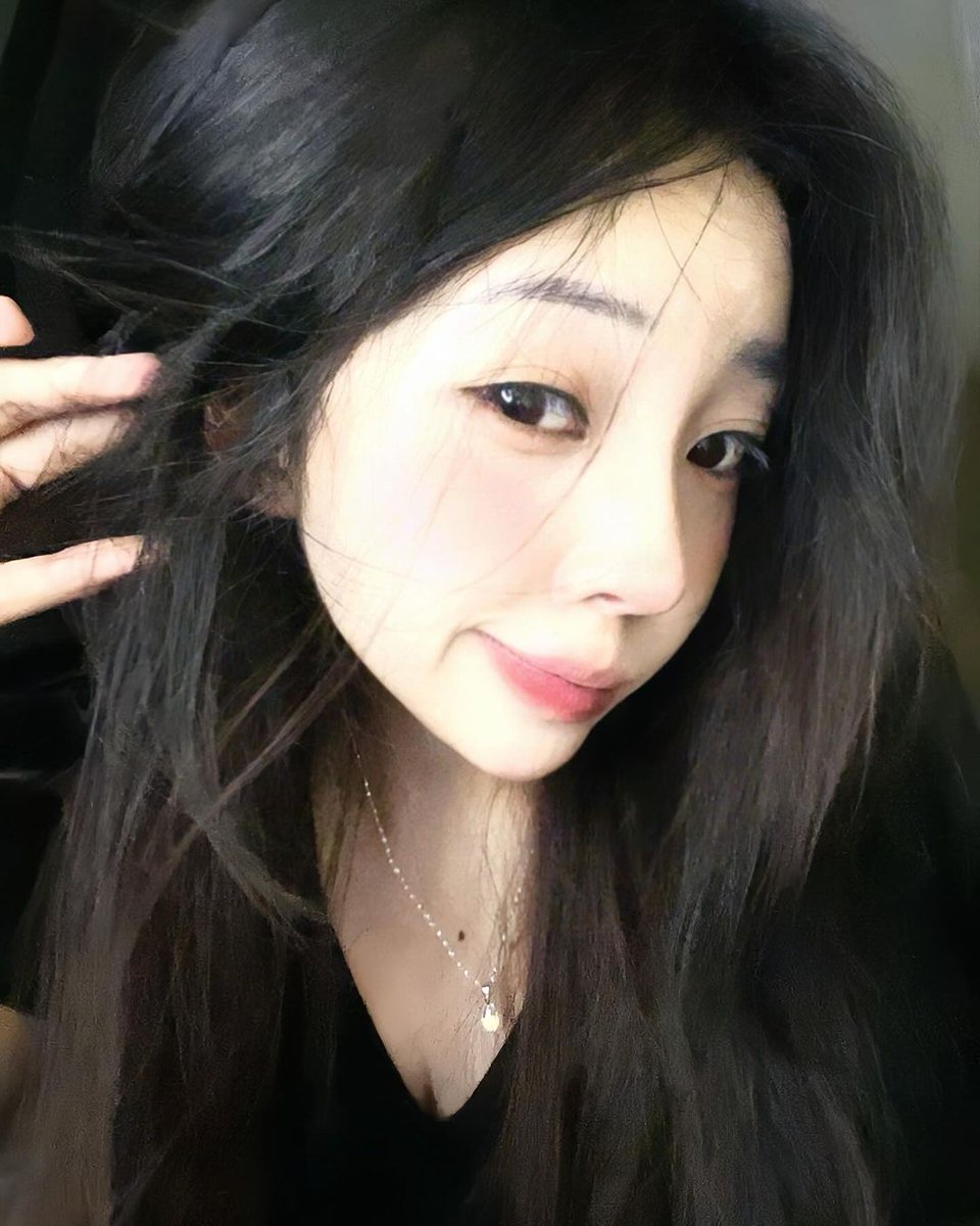 spheriform casquet
Mình là một cô nàng yêu thích nghệ thuật vẽ tranh, muốn tìm một người bạn nam đặc biệt để cùng nhau thể hiện sự sáng tạo và tạo ra những tác phẩm nghệ thuật đẹp mắt.