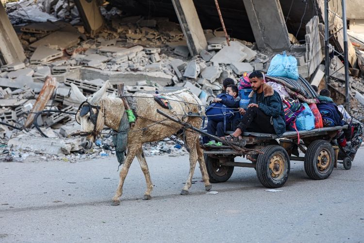 FalkonIndo's tweet photo. Israel Berperang Melawan Hamas, Warga Sipil Palestina Berperang Melawan Lapar https://t.co/X9tTetfY52 #PerangHamasIsrael #KelaparandiGaza #UpdatePerangHamasIsrael https://t.co/QBjDYZdTNR