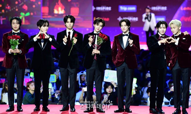 DREAM_archive__'s tweet photo. 2023 SBS 가요대전 레드카펫 기사 사진 #NCTDREAM https://t.co/dPw3mwutjN