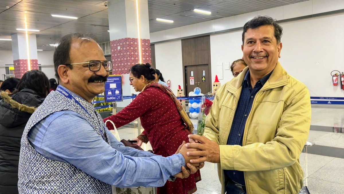 aaistvairport's tweet image. An illuminated ceremony marked the operationalization of the New Integrated Terminal Building at Surat Airport. A beacon of progress shining brightly in the skies of Surat!  #SuratAirport #NewTerminal #AviationMilestone
@AAI_Official @aairedwr