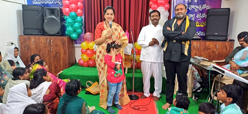 AdarshSindhu's tweet photo. Participated in #Christmas celebration at Faith Temple Church in LIG organised by Paster Prashanth garu and
handed over Christmas gifts frm Telangana Government to the beneficiaries. https://t.co/lXu33MKmoZ