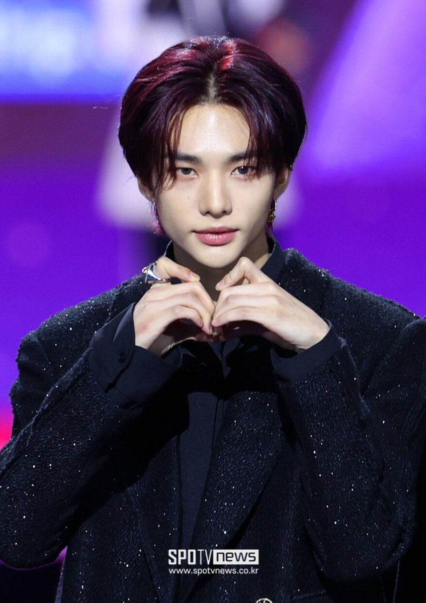 emu_ny_n320's tweet photo. トレンド備忘録🎶

ヒョンジン髪💜🧒Hyunjin's hair
ヒョンジンちゃん👑🎀Hyunjin-chan

#Hyunjin https://t.co/0DpaRlHq79
