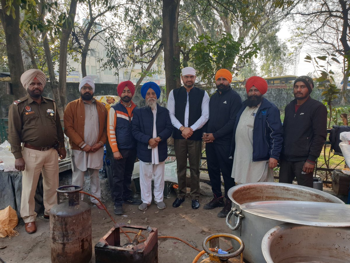 Participated in Langar sewa organised by Motor Market Union Mohali along with President S Fouja Singh ji.