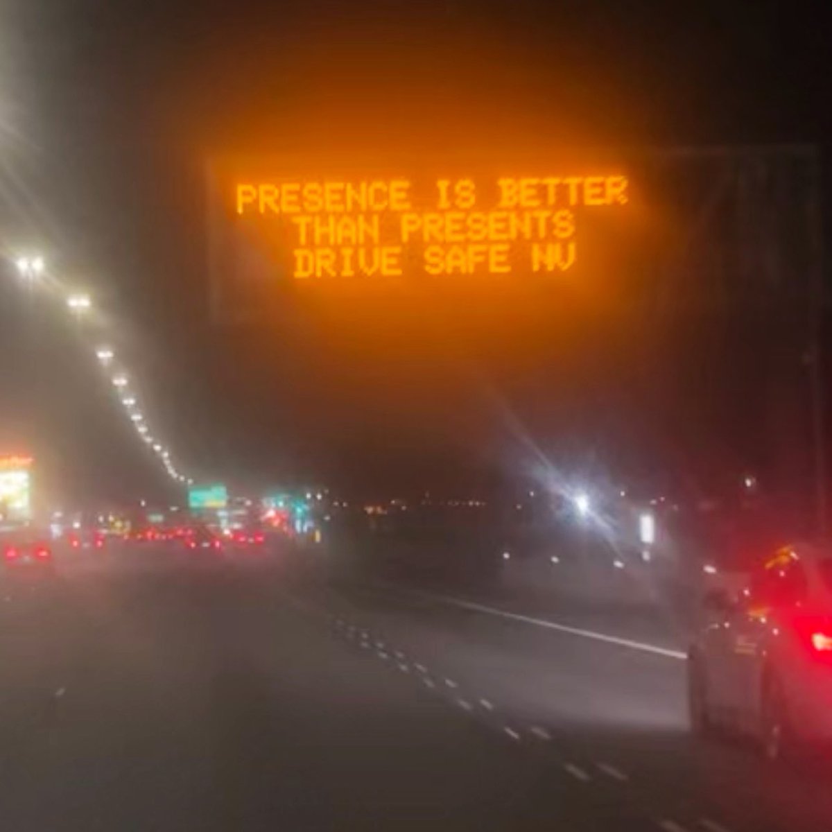 SemperAmorFati's tweet photo. Merry #ChristmasEve ! 
#Vegas #Christmas2023 🎁🎄🚗🏘️ https://t.co/Lw5pQsUlnL