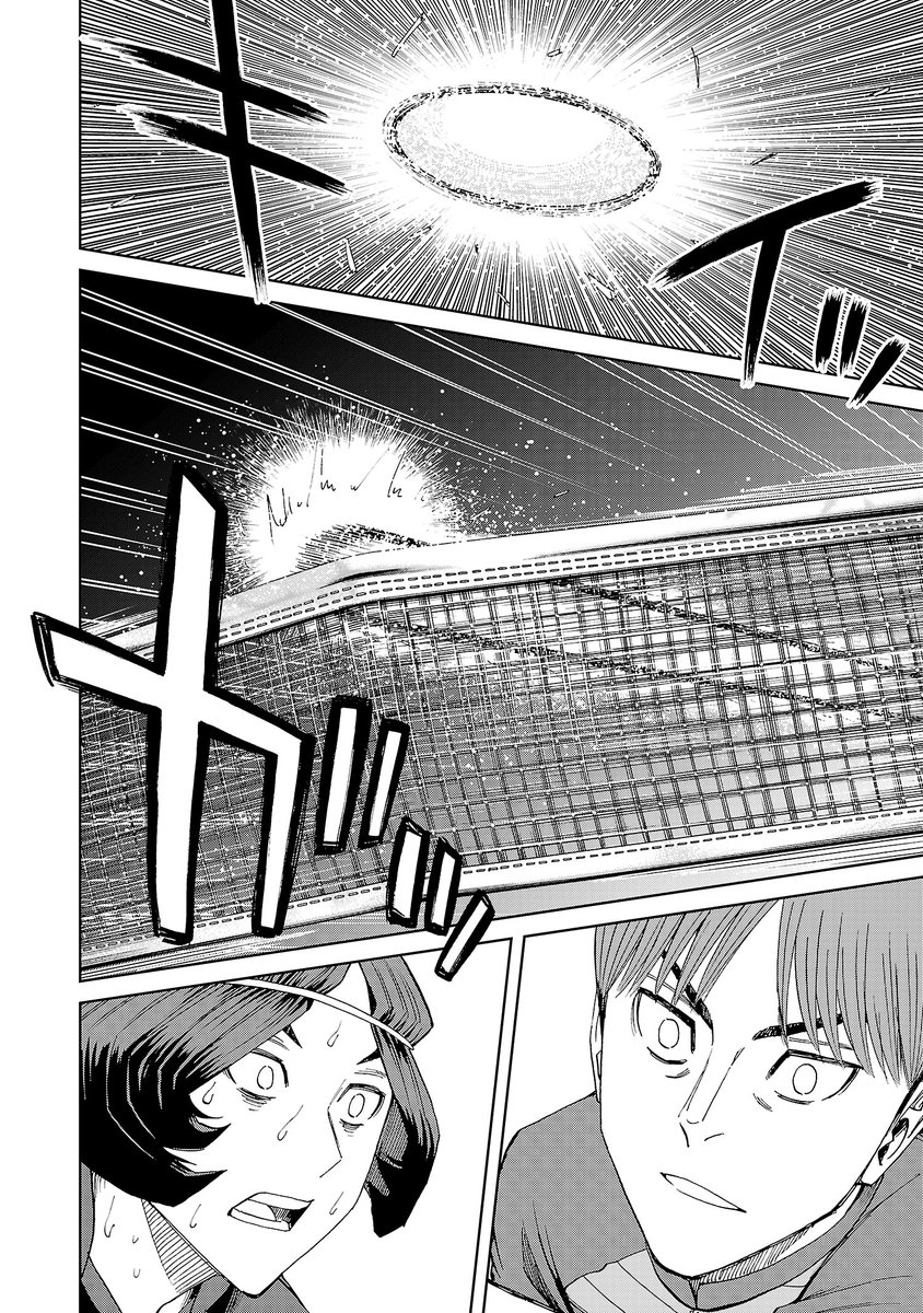前回のネームと線画と完成原稿。
ボールの軌道の絵にアシスタントさんが描いてくれたネットが乗っかってこうなります。ネットインってやられるとキツい。
#スリースター #卓球 #サイコミ
 https://t.co/xoemH9sjtZ 