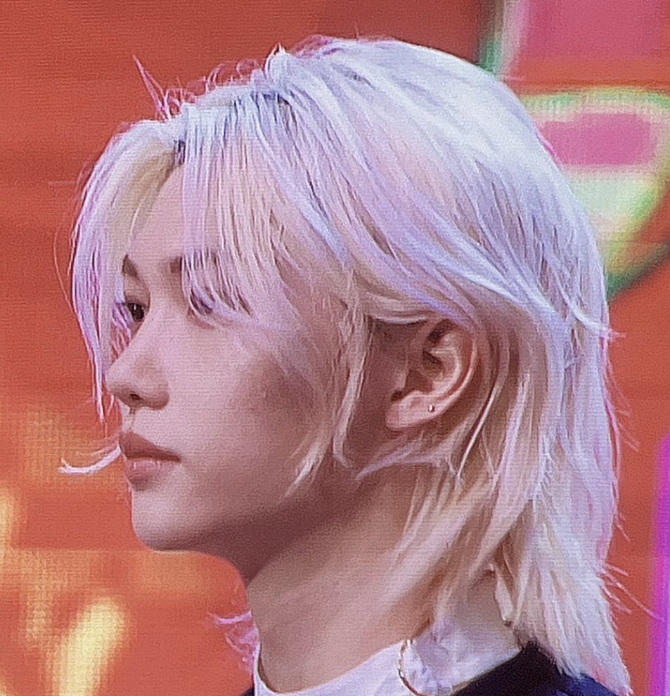 915bbok's tweet photo. His side profile is a literal work of art https://t.co/gWB4tlMJJn