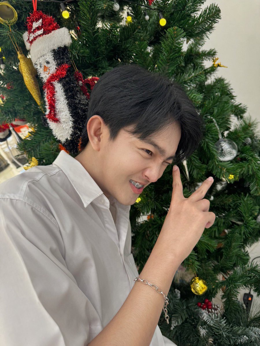ได ได๋ tweet media