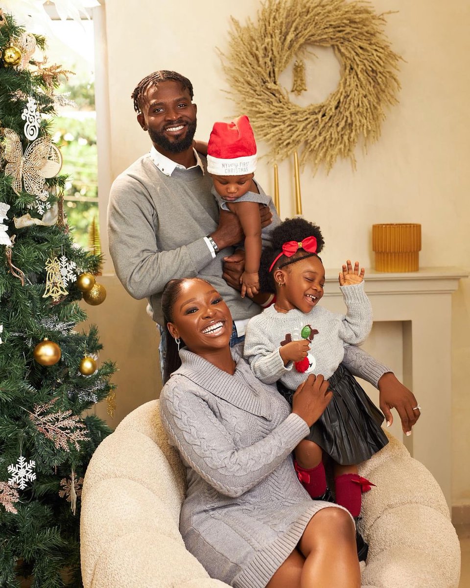 NRTCNigeria's tweet photo. Merry Christmas from @tomike_a and her beautiful family 🎄🎉🥰
#nrtcnigeria #nrtcnigeriapost #tomike #merrychristmas #holidayseason #seasonsgreetings #happyholidays https://t.co/Ph2qy6rtUw